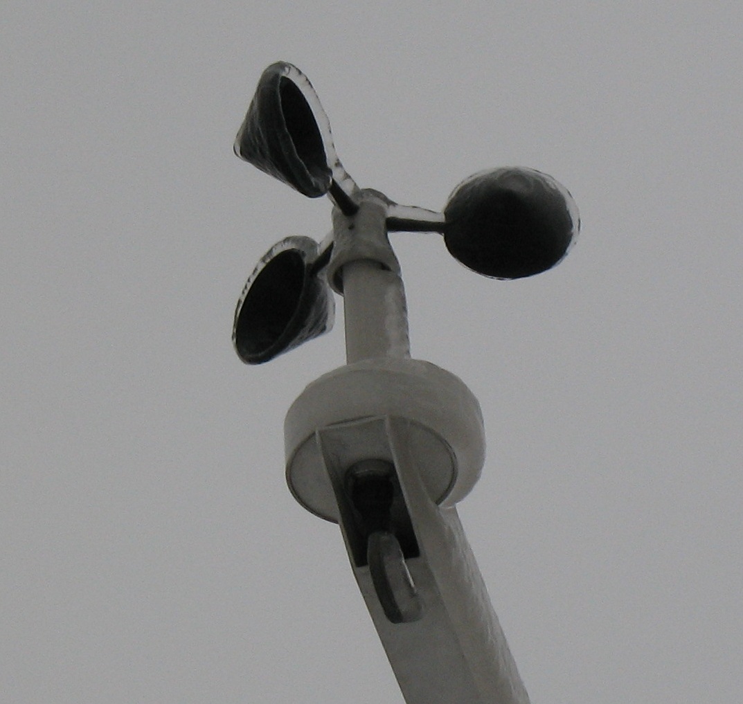 Gołoledź osadzona na wiatromierzu (styczeń 2013, fot. S. Wypych)